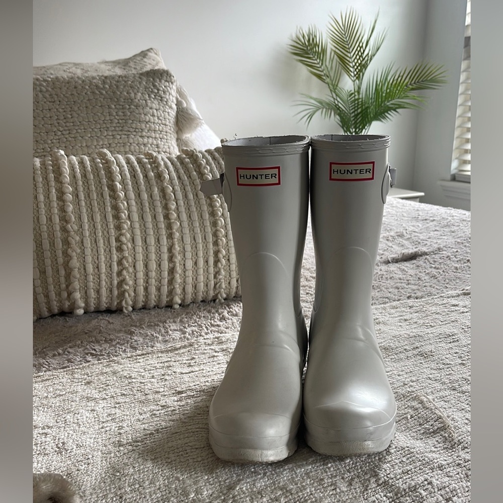 White hunter boots woman’s size 8